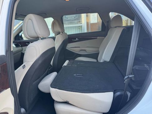 Used 2016 Kia Sorento FWD image 16