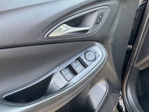 Used 2025 Buick Encore GX Preferred AWD/4WD image 19