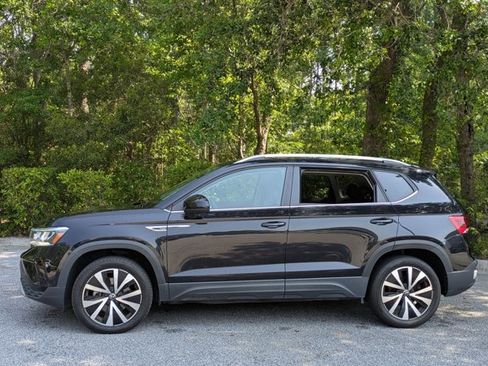 Used 2022 Volkswagen Taos SE AWD/4WD image 9