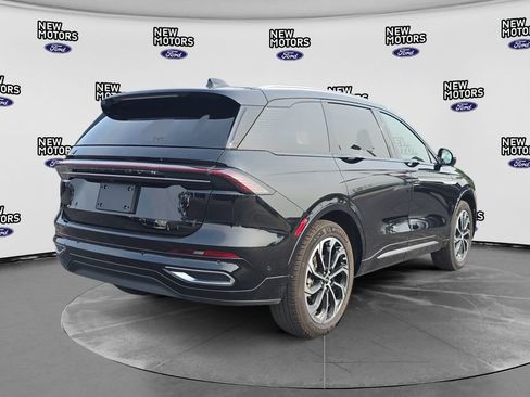 Used 2024 Lincoln Nautilus Reserve w/ Equipment Group 202A AWD/4WD image 4