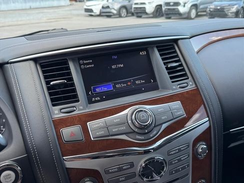 Used 2019 INFINITI QX80 Luxe w/ All-Season Package AWD/4WD image 24