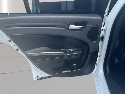Used 2016 Chrysler 300 S RWD image 14
