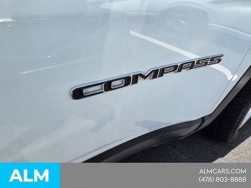 Used 2025 Jeep Compass Limited AWD/4WD image 18