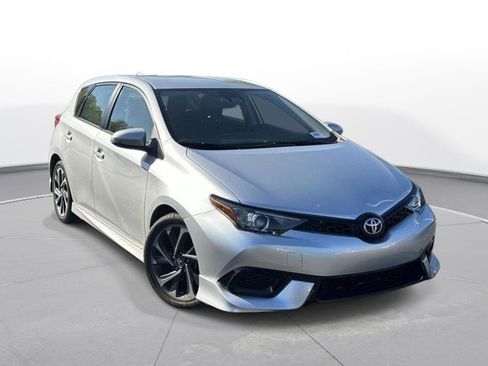 Used 2018 Toyota Corolla iM image 4