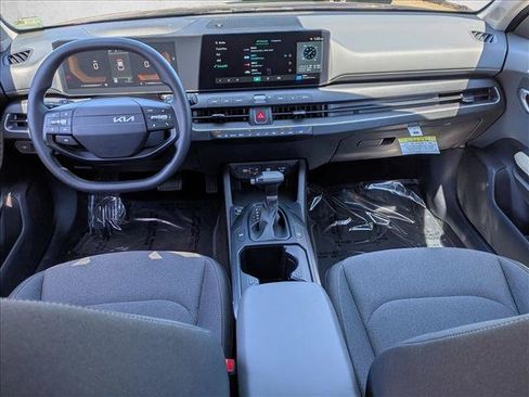 Used 2025 Kia K4 FWD image 16