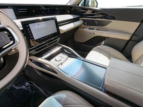 Used 2024 Lincoln Nautilus Premier w/ Equipment Group 102A image 18