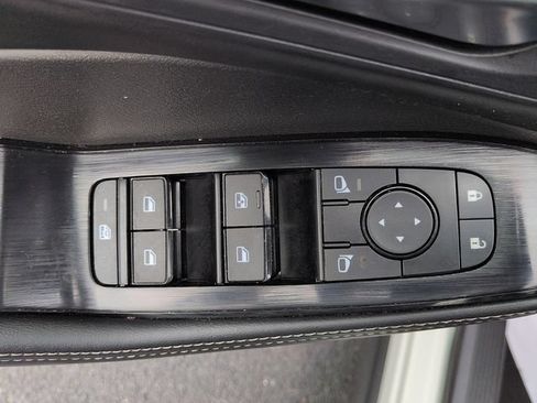 Used 2023 Nissan Rogue SV w/ SV Premium B Package FWD image 16