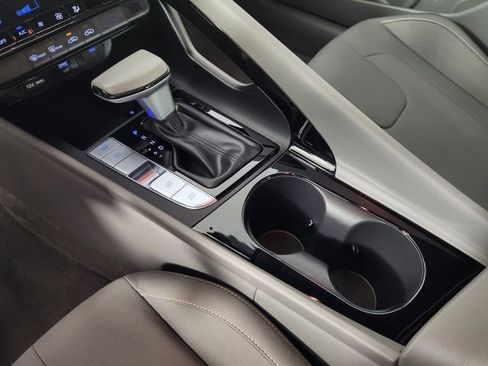 Certified 2025 Hyundai Elantra SEL FWD image 29