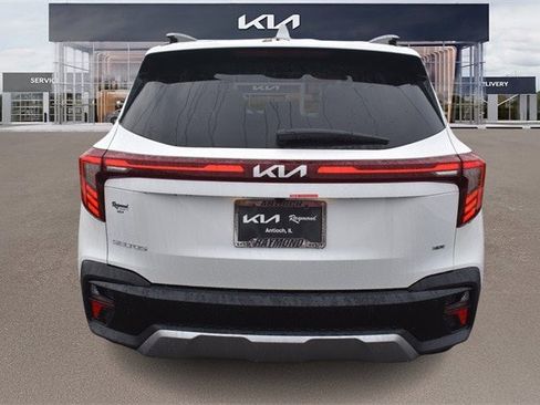 New 2026 Kia Seltos SX w/ SX Sunroof Package image 5