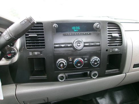 Used 2010 Chevrolet Silverado 2500 W/T AWD/4WD image 14