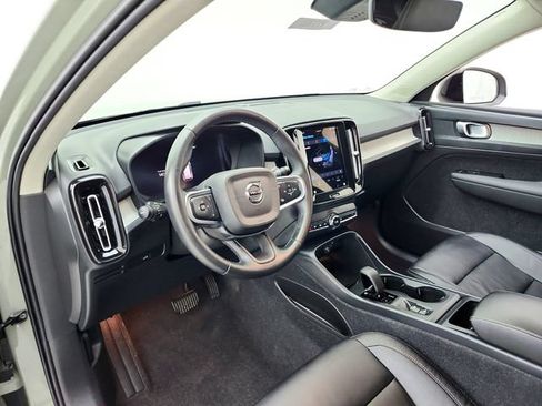 Certified 2024 Volvo XC40 B5 Core AWD/4WD image 16