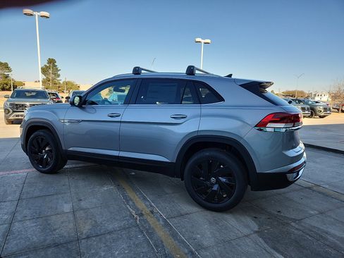 New 2026 Volkswagen Atlas Cross Sport SE image 4