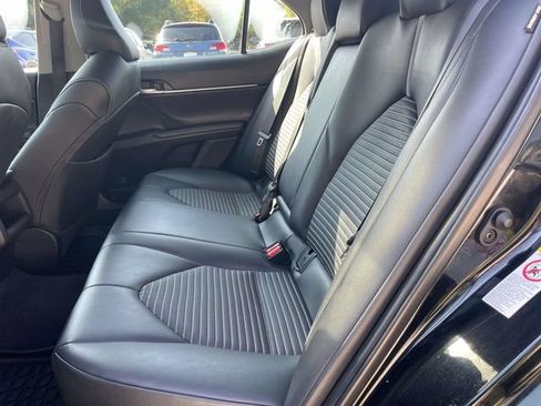 Used 2019 Toyota Camry SE FWD image 12