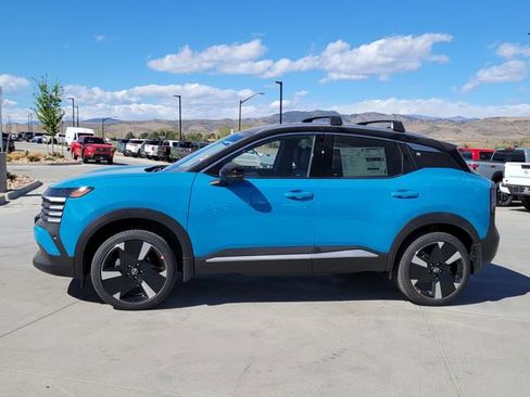 New 2026 Nissan Kicks SR w/ Cold Weather Package image 2