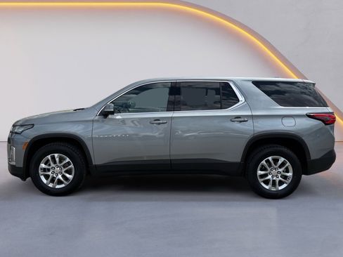 Used 2023 Chevrolet Traverse LS w/ Safety Package FWD image 6