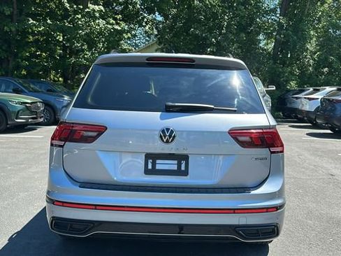 Used 2024 Volkswagen Tiguan SE R-Line AWD/4WD image 6
