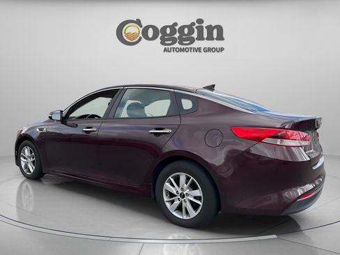 Used 2018 Kia Optima LX image 3