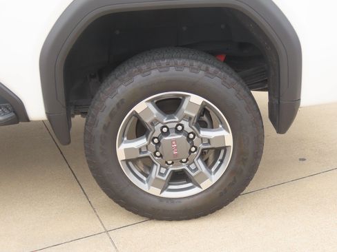 Used 2025 GMC Sierra 2500 SLT w/ Texas SLT Premium Package AWD/4WD image 17