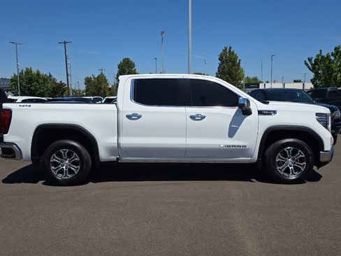 Used 2022 GMC Sierra 1500 SLT w/ SLT Convenience Package AWD/4WD image 3