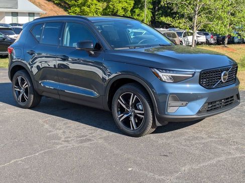 Used 2026 Volvo XC40 B5 Core AWD/4WD image 8