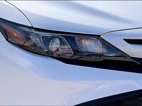 Used 2024 Toyota Camry SE image 27