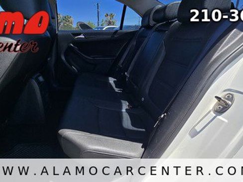 Used 2011 Volkswagen Jetta SE image 27