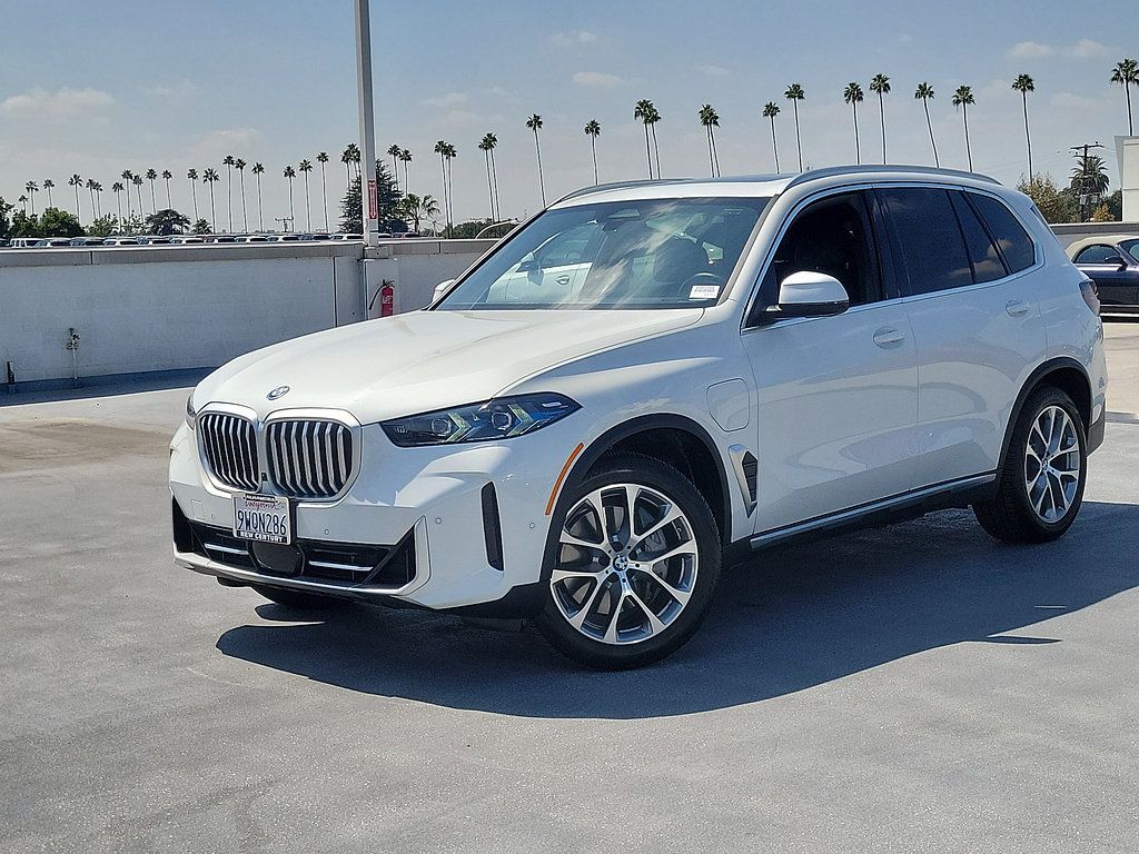 Used 2026 BMW X5 xDrive50e w/ Climate Comfort Package AWD/4WD image 1