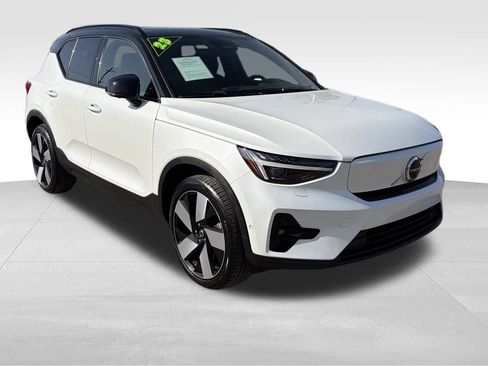 Used 2023 Volvo XC40 Recharge Ultimate image 3