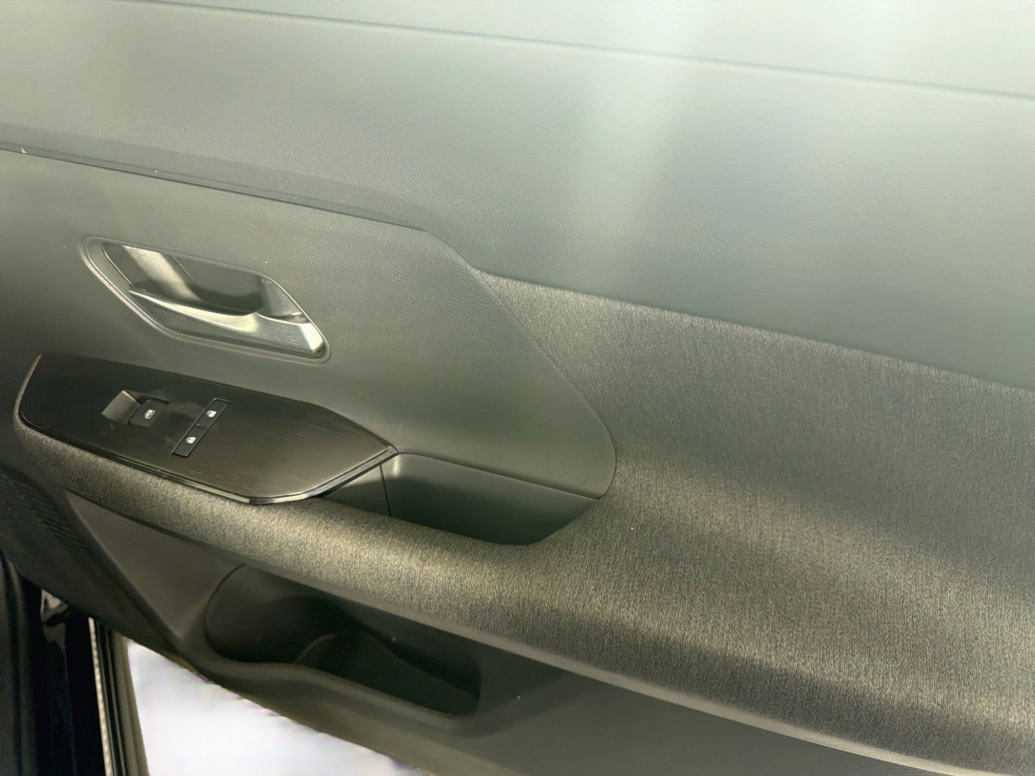 Used 2026 Nissan Kicks SV w/ Charging Package FWD image 29