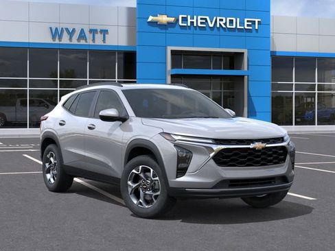 New 2026 Chevrolet Trax LT w/ Sunroof Package FWD image 8