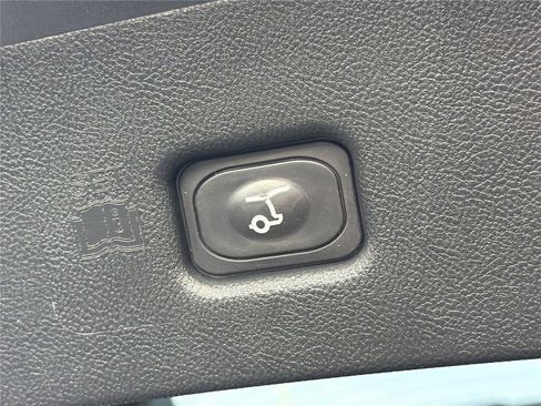 Used 2022 Lincoln Nautilus Reserve FWD image 18