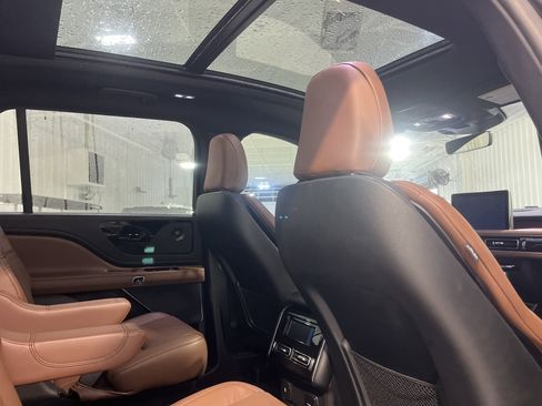 Used 2023 Lincoln Aviator Reserve w/ Elements Package Plus image 16