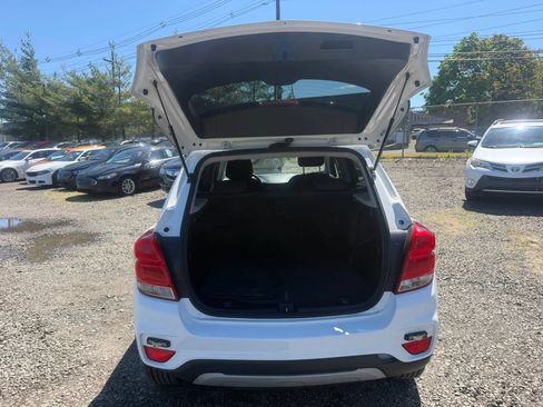 Used 2020 Chevrolet Trax LT AWD/4WD image 28