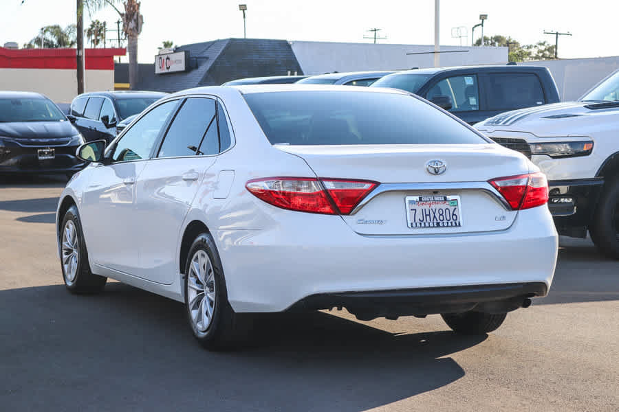 Used 2015 Toyota Camry LE FWD image 6