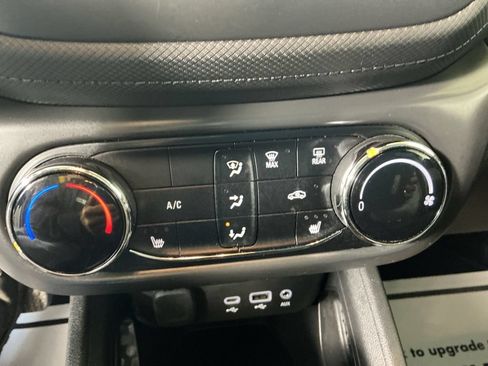 Used 2023 Chevrolet TrailBlazer LT FWD image 17
