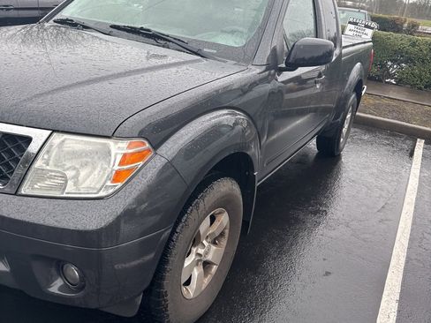 Used 2013 Nissan Frontier SV image 8