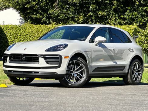 New 2026 Porsche Macan image 1