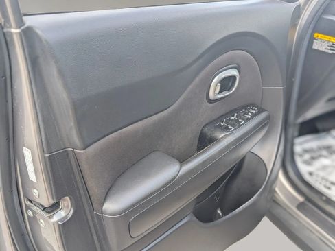 Used 2017 Kia Soul FWD image 14