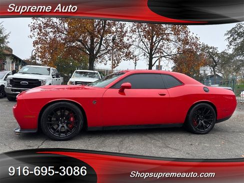 Used 2016 Dodge Challenger SRT Hellcat image 1