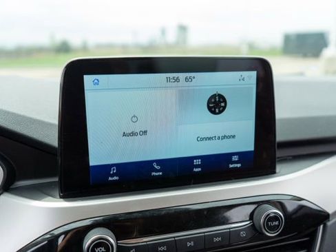 Used 2020 Ford Escape SE image 19