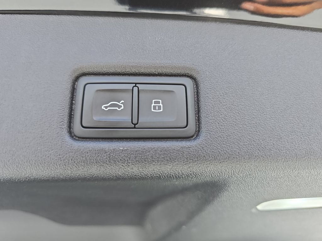 Certified 2025 Audi Q5 Premium w/ Convenience Package AWD/4WD image 25