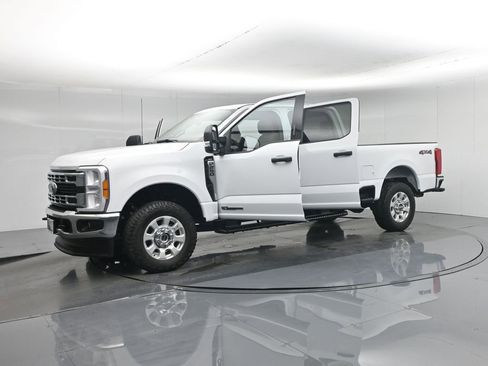 Certified 2023 Ford F250 XLT w/ F-250 >10K GVWR Package image 6
