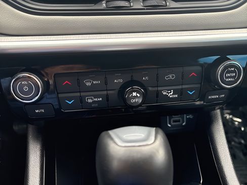 Used 2025 Jeep Compass Limited AWD/4WD image 45