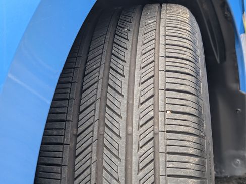 Used 2025 Volkswagen ID. Buzz Pro S Plus RWD image 40