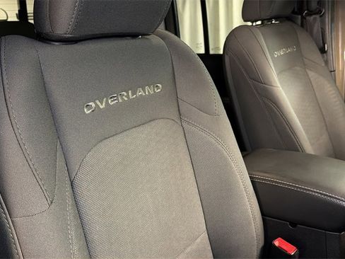 Used 2020 Jeep Gladiator Overland image 13