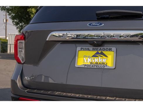 Used 2022 Ford Explorer XLT w/ Equipment Group 202A AWD/4WD image 29