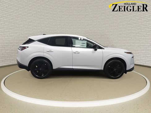 New 2025 Nissan Murano SV image 4