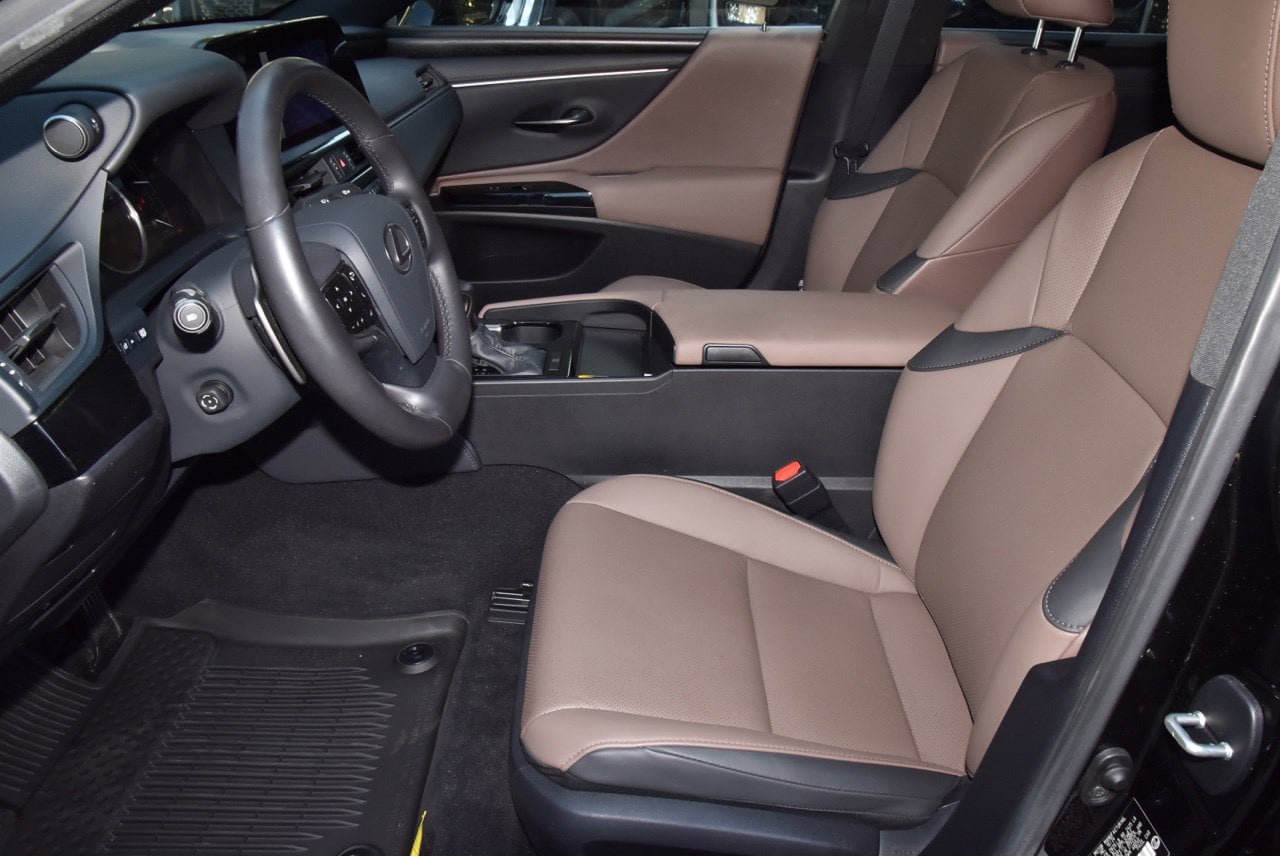 Used 2025 Lexus ES 350 w/ Premium Package FWD image 13