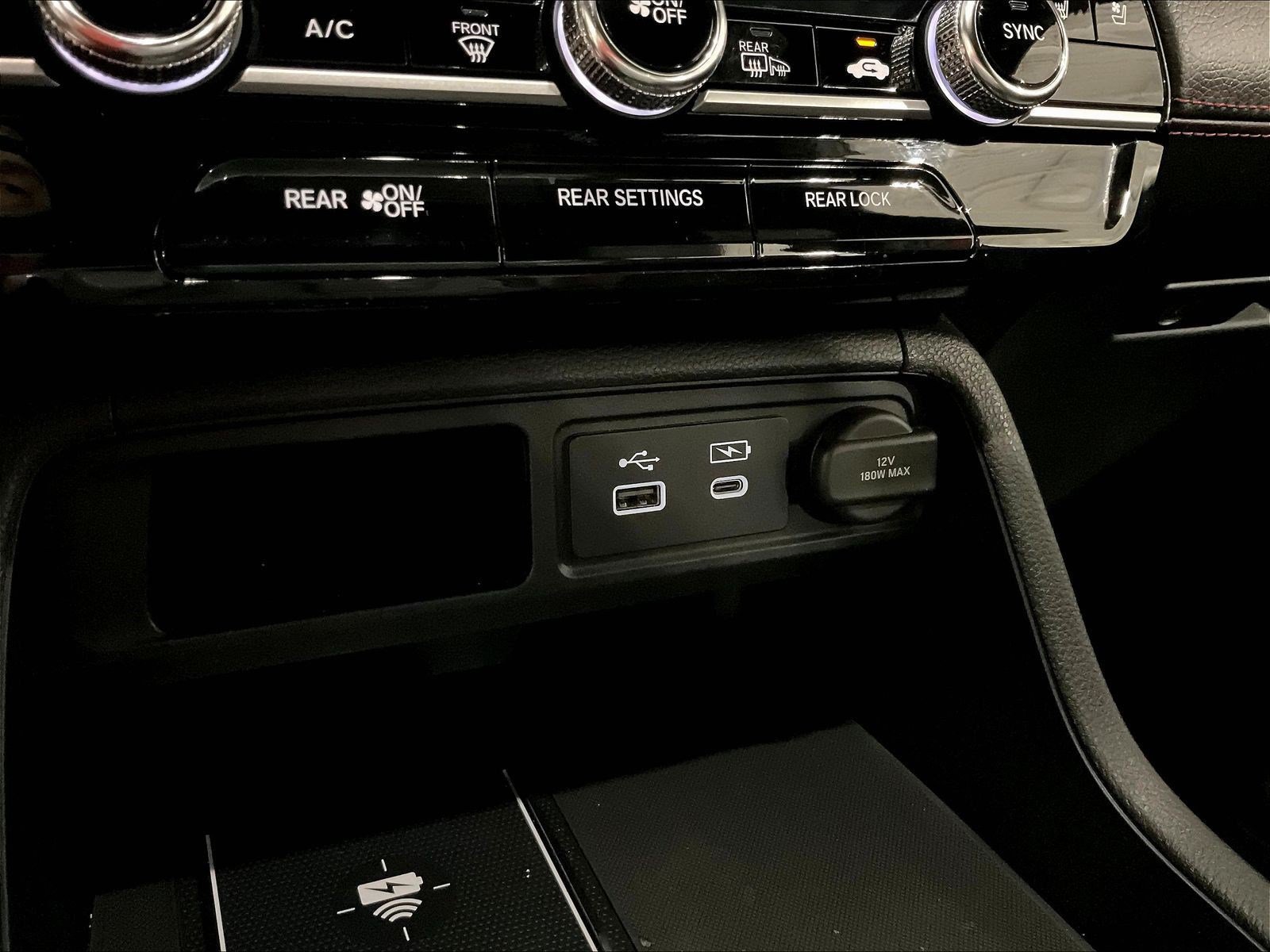 Used 2025 Honda Pilot Black Edition image 16