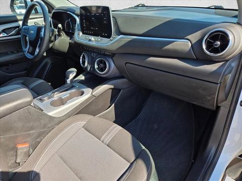 Used 2025 Chevrolet Blazer LT FWD image 21